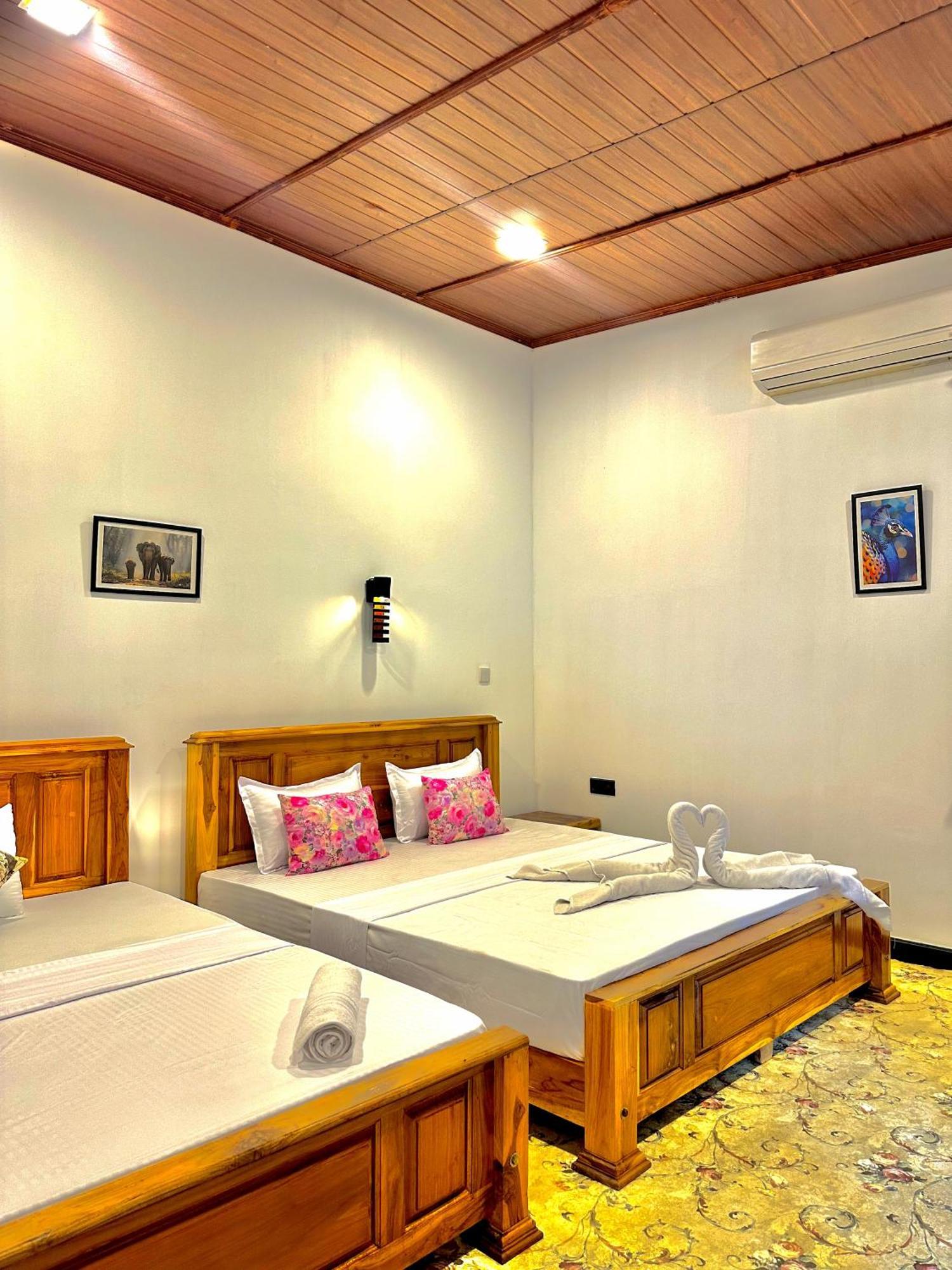 Cozy House Hotel Udawalawe Exterior photo