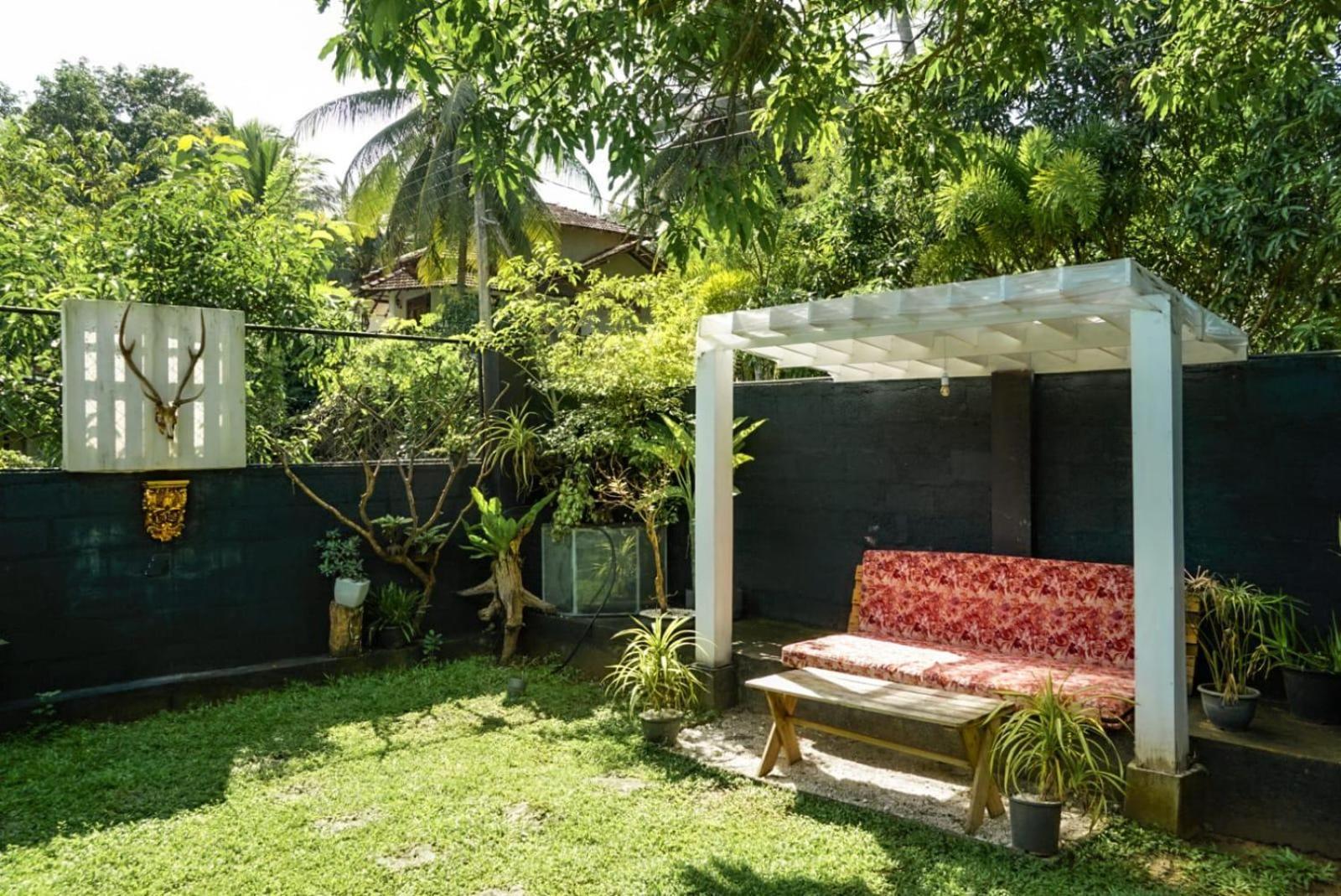Cozy House Hotel Udawalawe Exterior photo